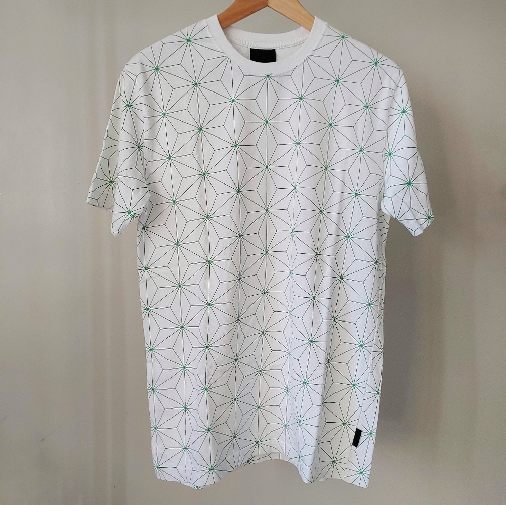 SWAGGER T-Shirt Tee Geometric Star Pattern Size Medium White and Green Y2k